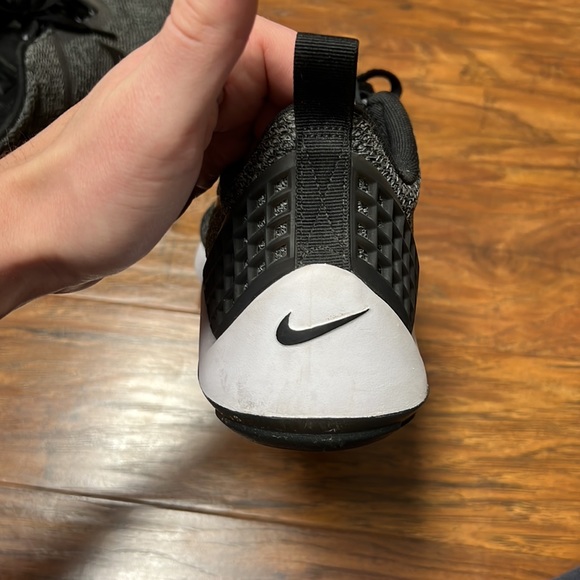 Nike shoes - Picture 6 of 9